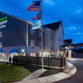 Holiday Inn Express & Suites - Columbus Airport East by IHG，位于哥伦布的酒店