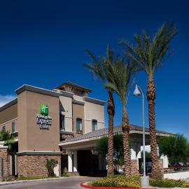 Holiday Inn Express & Suites Phoenix Glendale Dist by IHG，位于格伦代尔的酒店