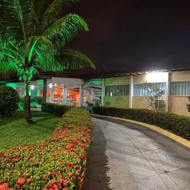 Hotel Ryad Express,位于圣路易斯的酒店