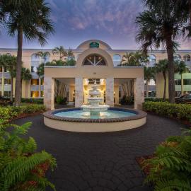 La Quinta I-95 Deerfield Beach - Next to The Home Depot & Behind The Wawa，位于迪尔菲尔德海滩的酒店