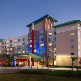 Holiday Inn Express & Suites Orlando At SeaWorld by IHG - With Free Shuttle Service to SeaWorld Parks，位于奥兰多的酒店
