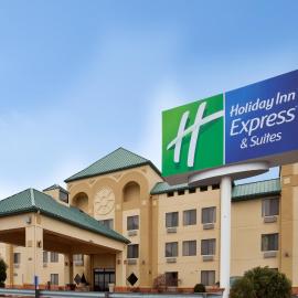 Holiday Inn Express Hotel & Suites Fenton/I-44 by IHG，位于芬顿的酒店