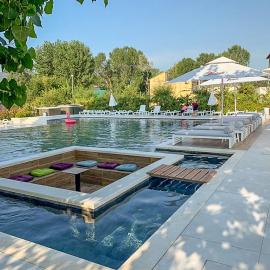 Hotel Bora Bora velipoja，位于维利波吉的酒店