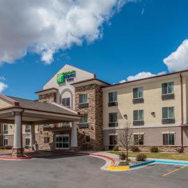 Holiday Inn Express Hotel Vernal by IHG，位于弗纳尔的酒店