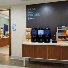Holiday Inn Express Hotel & Suites Chatham South by IHG，位于查塔姆的酒店