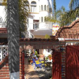 Welcome to Casa Viva Mexico 3-bedrooms 2-bathroms 6-Guests close to Shoping Center & Beach，位于提华纳的酒店