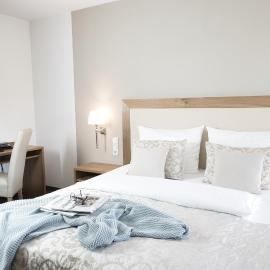GÄSTEHAUS an der Sempt Ferienwohnungen & Apartements，位于埃尔丁的酒店