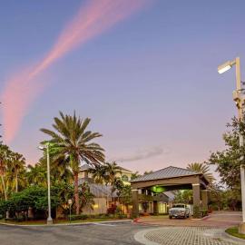 La Quinta by Wyndham Ft. Lauderdale Plantation,位于普兰塔寻的酒店