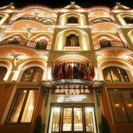 Astoria Grand Hotel，位于奥拉迪亚的酒店