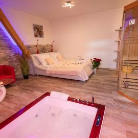 Romantický wellness suite hotel Heinz，位于多布日什的酒店