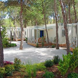 Sira Resort，位于新锡里马里纳的酒店