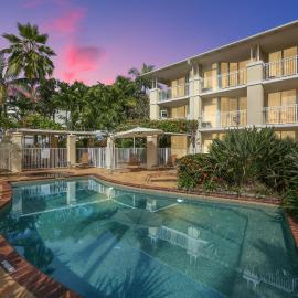 On The Beach Apartments，位于三一海滩的酒店
