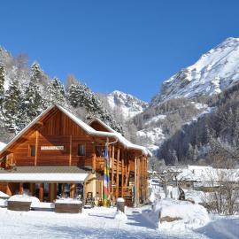 Gîte les 3 cols，位于雷阿隆的酒店