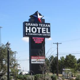Grand Texan Hotel and Convention Center，位于米德兰的酒店
