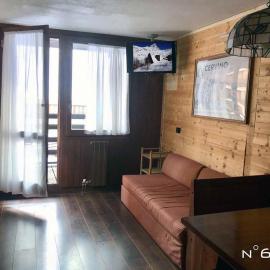House Cervinia Apartments，位于布勒伊-切尔维尼亚的酒店