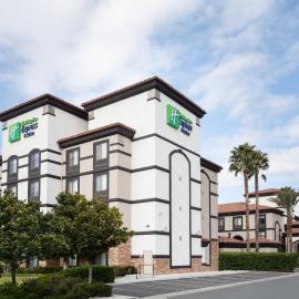 Holiday Inn Express Ontario by IHG，位于Creekside的酒店