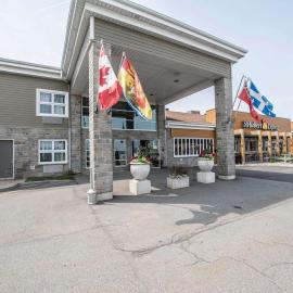 Econo Lodge Inn & Suites，位于蒙马尼的酒店