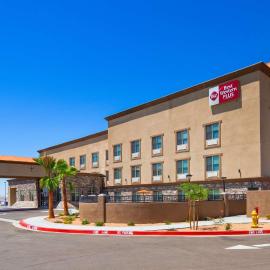 Best Western Plus New Barstow Inn & Suites，位于巴斯托的酒店