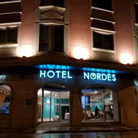 Hotel Nordés，位于布里拉蒂卡波的酒店