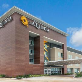 La Quinta Inn and Suites by Wyndham Houston Spring South，位于斯普林的酒店