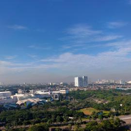 Sunset View Studio Room MDN Free WiFi Full Furnish City and Lake View，位于Rawabugel的酒店