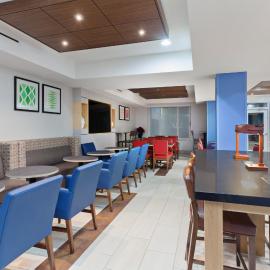 Holiday Inn Express Elk Grove West I-5 by IHG，位于埃尔克格罗夫的酒店
