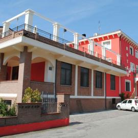 Hotel Cigno Reale，位于Rolo的酒店