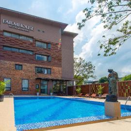 The Farm House Hotel Ranong，位于拉廊的酒店