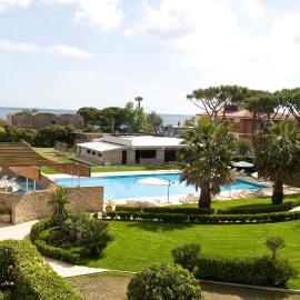 Albergo Mediterraneo，位于泰拉奇纳的酒店
