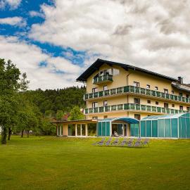 Landhotel Agathawirt，位于巴德哥依斯恩的酒店