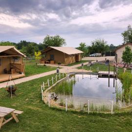 Szálka Glamping，位于Szálka的酒店