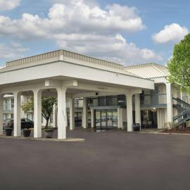 Baymont by Wyndham Murfreesboro，位于默夫里斯伯勒的酒店