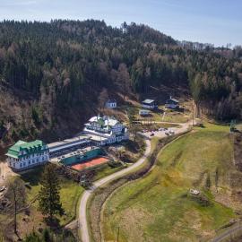 Retro hotel Pod Zvičinou，位于Bílá Třemešná的酒店