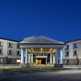Holiday Inn Express Airport East by IHG
