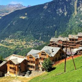 Black Diamond Sainte Foy Chalets,位于圣福瓦-塔朗泰斯的酒店