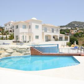 Tala Luxury apartments with pool by Raise，位于Tala的酒店