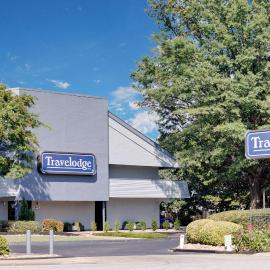 Travelodge by Wyndham College Park，位于亚特兰大的酒店