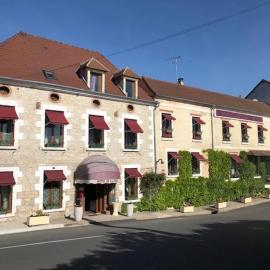 Hôtel De La Loire aux Portes de Sancerre，位于圣萨蒂尔的酒店