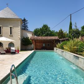 Domaine de Larchey & son restaurant - Bordeaux Sud，位于Saint-Médard-dʼEyrans的酒店
