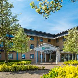 Holiday Inn Express Milton Keynes by IHG，位于米尔顿凯恩斯的酒店