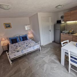Studio Apartment Mileta，位于Pitve的酒店
