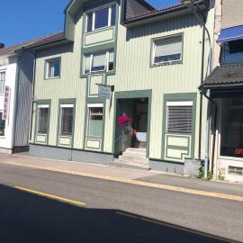 Larvik Pensjonat，位于拉尔维克的酒店