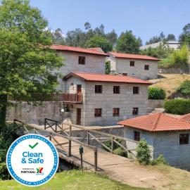 Rilhadas Casas de Campo，位于法菲的酒店