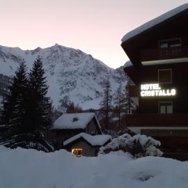 Hotel Cristallo，位于马库尼亚加的酒店