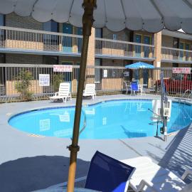 Days Inn by Wyndham Easley West Of Greenville/Clemson Area，位于伊斯利的酒店