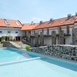 Oblík Resort，位于洛乌尼的酒店