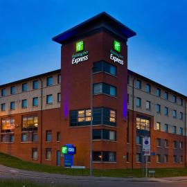 Holiday Inn Express London Luton Airport by IHG，位于卢顿的酒店
