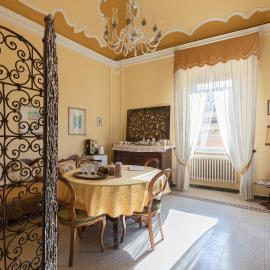 Attico Luce B&B，位于奥西莫的酒店
