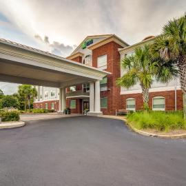 Holiday Inn Express Hotel & Suites Foley by IHG，位于弗利的酒店