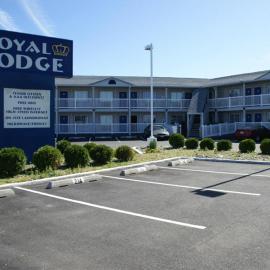 Royal Lodge，位于阿布西肯的酒店